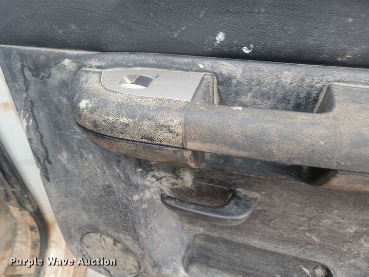 image for item JW9647 2011 Chevrolet Silverado 3500 HD  Crew Cab utility / service truck