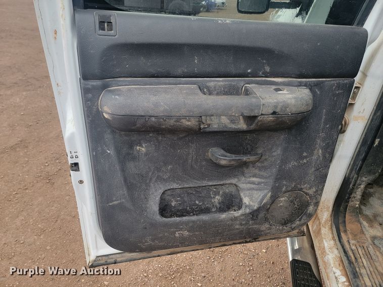 image for item JW9647 2011 Chevrolet Silverado 3500 HD  Crew Cab utility / service truck