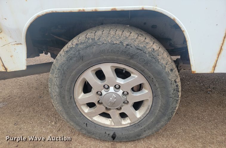 image for item JW9647 2011 Chevrolet Silverado 3500 HD  Crew Cab utility / service truck