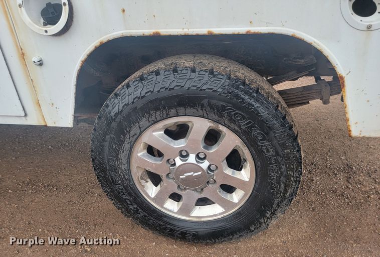 image for item JW9647 2011 Chevrolet Silverado 3500 HD  Crew Cab utility / service truck