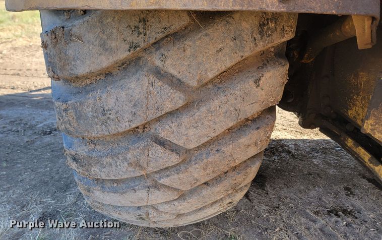 image for item JW9649 1979 Caterpillar 627B  conventional scraper