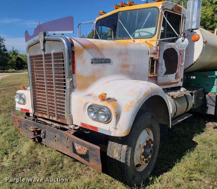 image for item JW9652 1978 Kenworth W900A  water truck