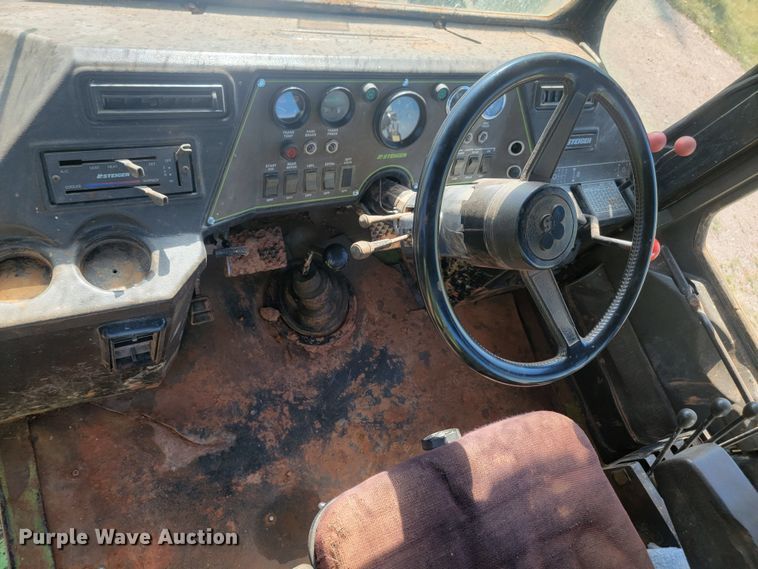 image for item JW9653 1984 Steiger Panther SM-325  4WD tractor