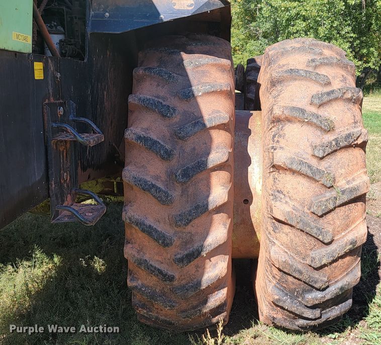 image for item JW9653 1984 Steiger Panther SM-325  4WD tractor