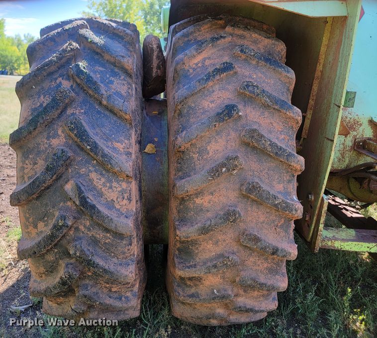 image for item JW9653 1984 Steiger Panther SM-325  4WD tractor