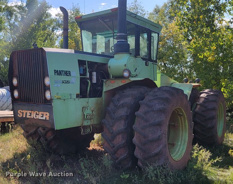 image for item JW9654 1982 Stieger Panther ST325  4WD tractor