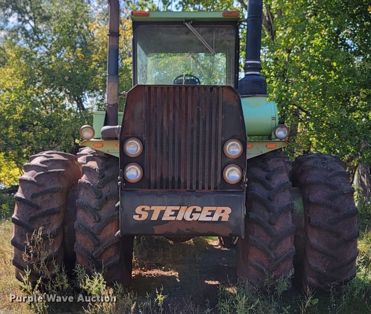 image for item JW9654 1982 Stieger Panther ST325  4WD tractor