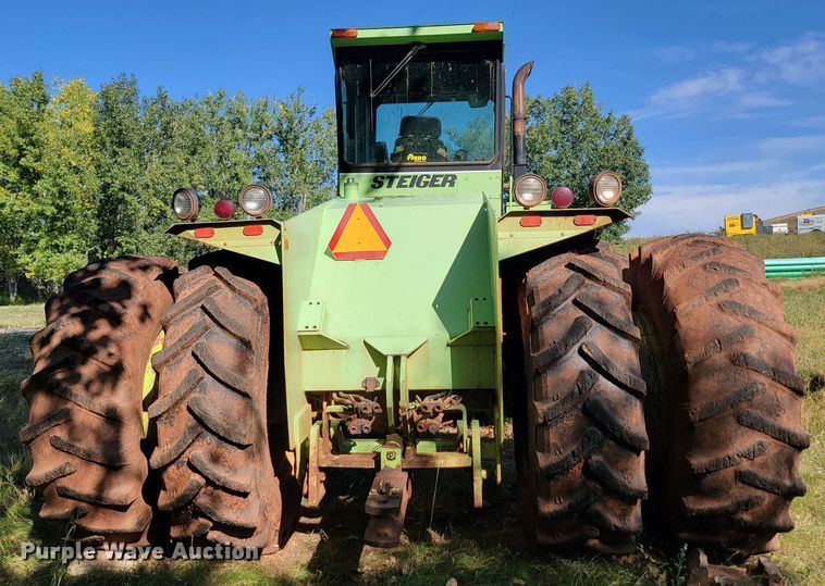 image for item JW9654 1982 Stieger Panther ST325  4WD tractor