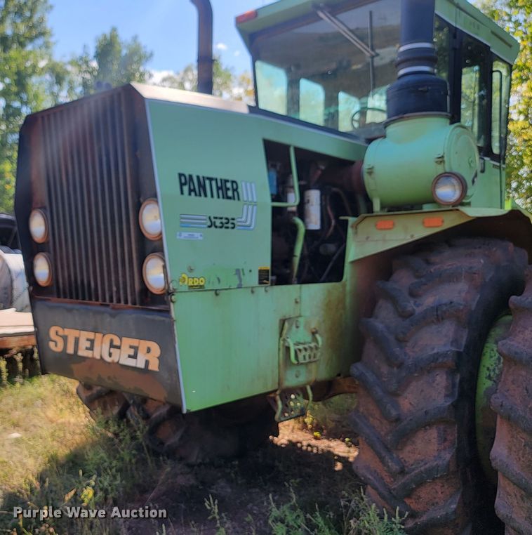 image for item JW9654 1982 Stieger Panther ST325  4WD tractor