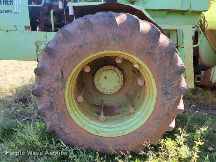 image for item JW9654 1982 Stieger Panther ST325  4WD tractor