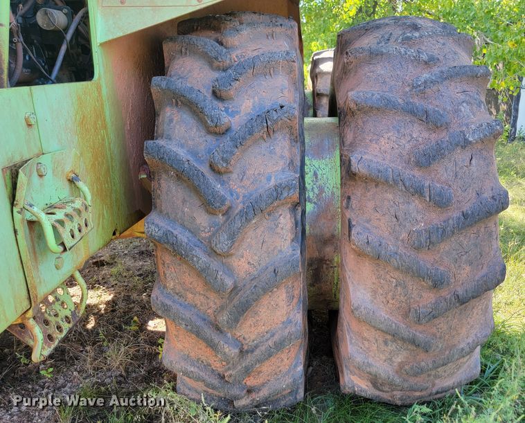 image for item JW9654 1982 Stieger Panther ST325  4WD tractor