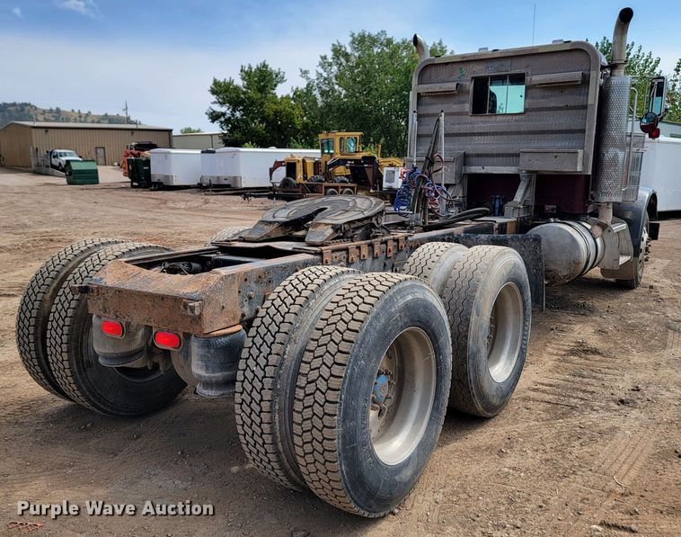 image for item JW9657 1996 Peterbilt 379  semi truck