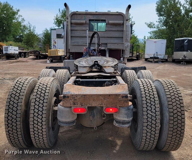 image for item JW9657 1996 Peterbilt 379  semi truck