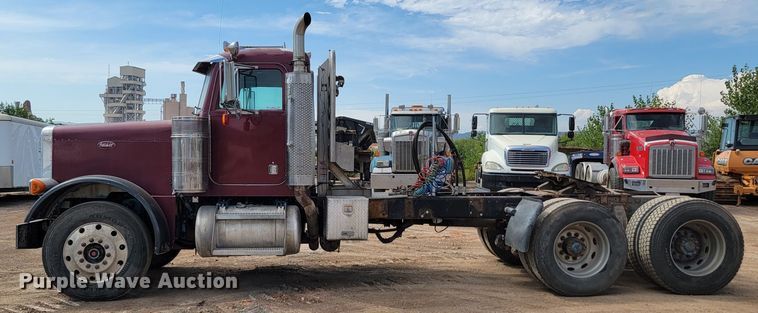image for item JW9657 1996 Peterbilt 379  semi truck