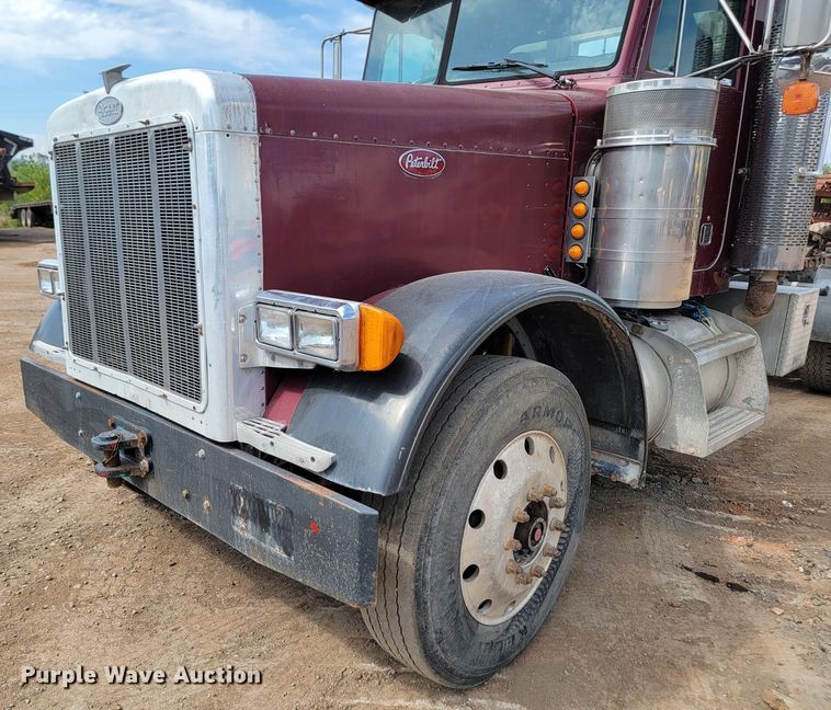 image for item JW9657 1996 Peterbilt 379  semi truck
