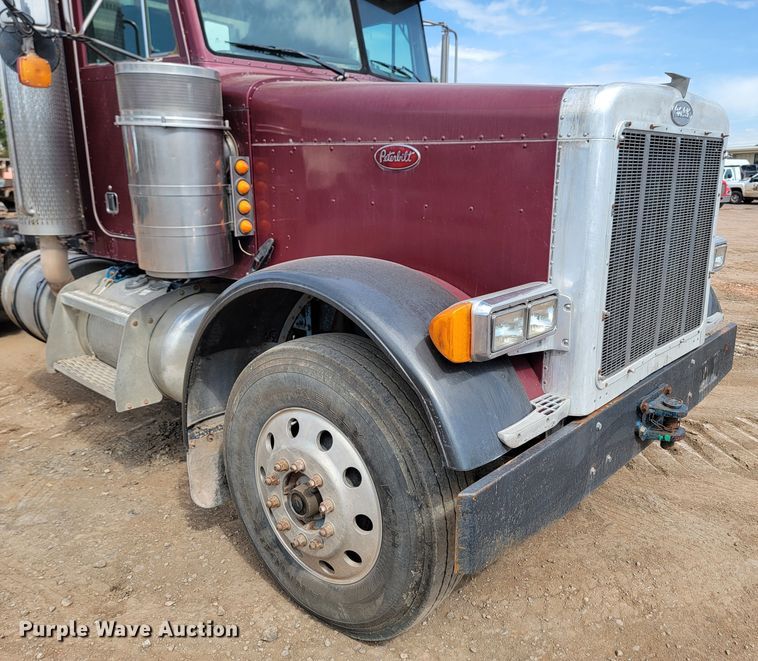 image for item JW9657 1996 Peterbilt 379  semi truck