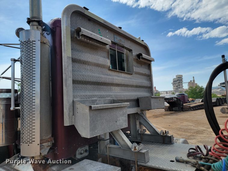 image for item JW9657 1996 Peterbilt 379  semi truck