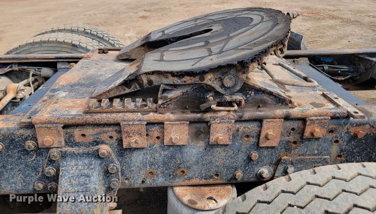 image for item JW9657 1996 Peterbilt 379  semi truck