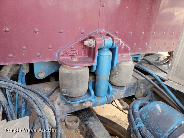 image for item JW9657 1996 Peterbilt 379  semi truck