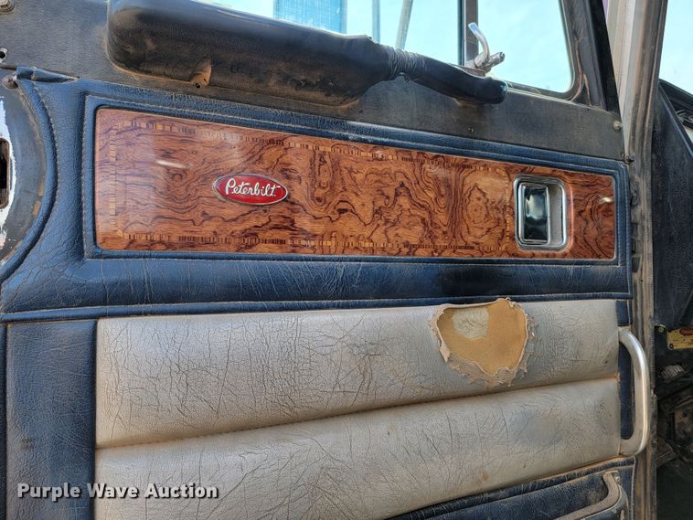 image for item JW9657 1996 Peterbilt 379  semi truck