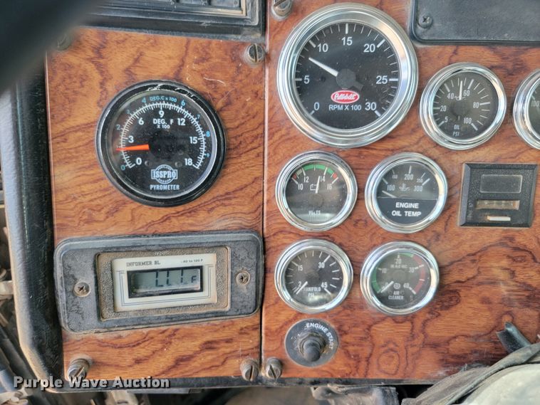 image for item JW9657 1996 Peterbilt 379  semi truck