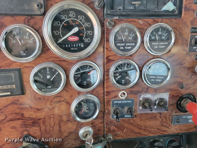 image for item JW9657 1996 Peterbilt 379  semi truck