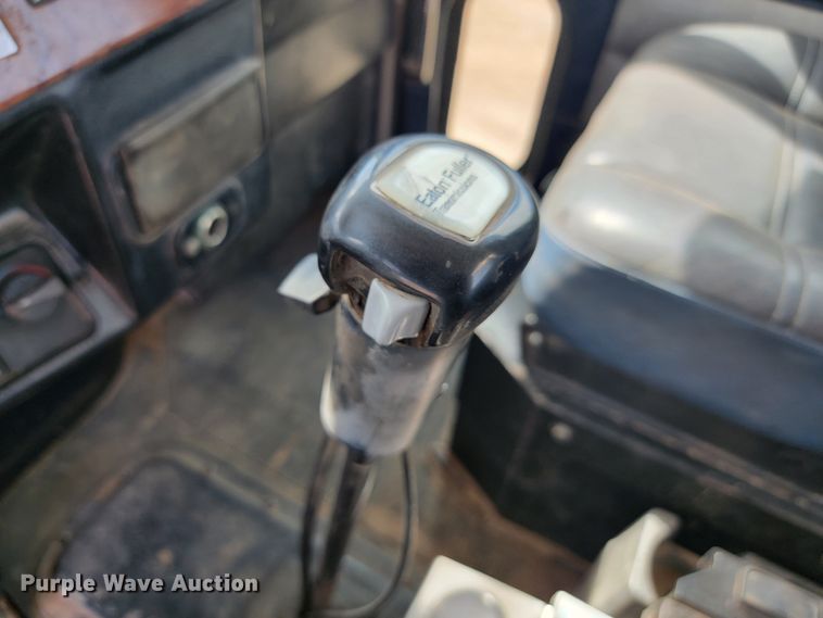 image for item JW9657 1996 Peterbilt 379  semi truck