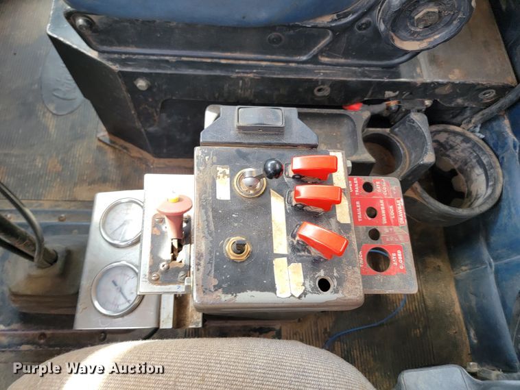 image for item JW9657 1996 Peterbilt 379  semi truck