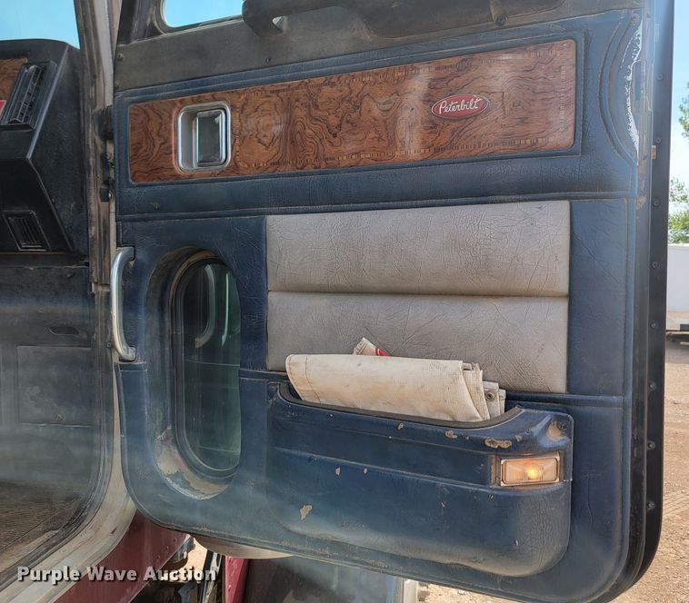 image for item JW9657 1996 Peterbilt 379  semi truck