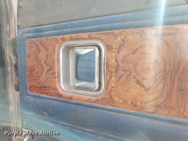 image for item JW9657 1996 Peterbilt 379  semi truck