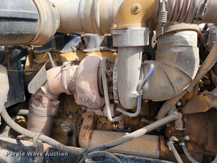 image for item JW9657 1996 Peterbilt 379  semi truck