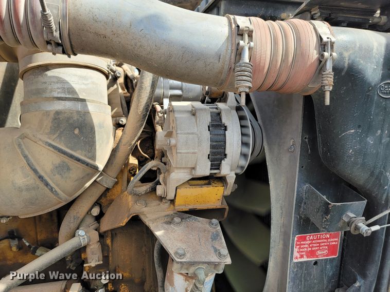 image for item JW9657 1996 Peterbilt 379  semi truck