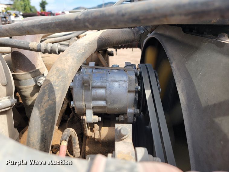 image for item JW9657 1996 Peterbilt 379  semi truck