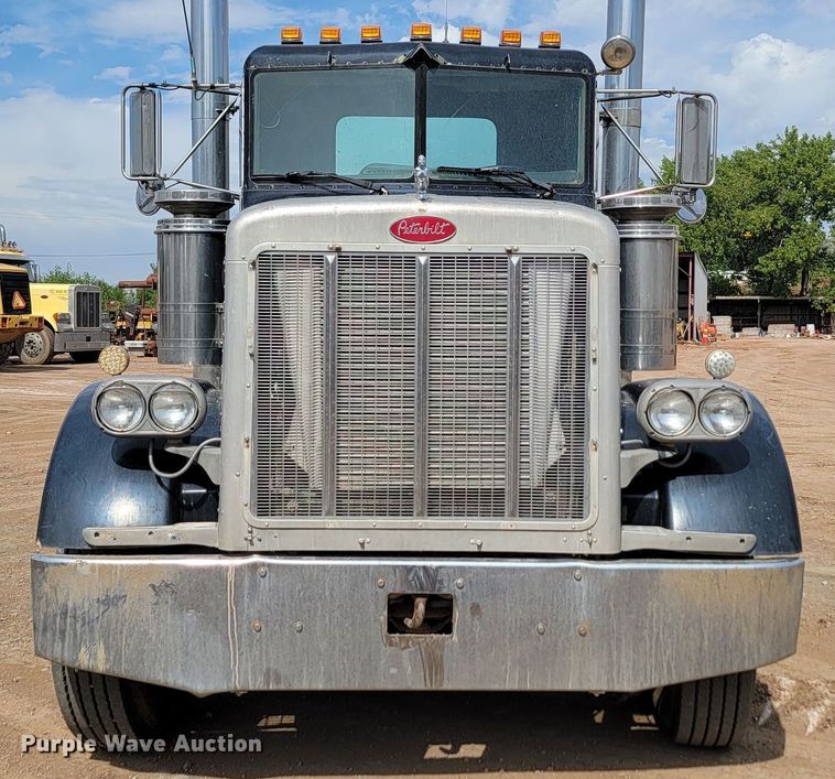 image for item JW9659 1995 Peterbilt 378  semi truck