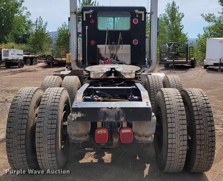 image for item JW9659 1995 Peterbilt 378  semi truck