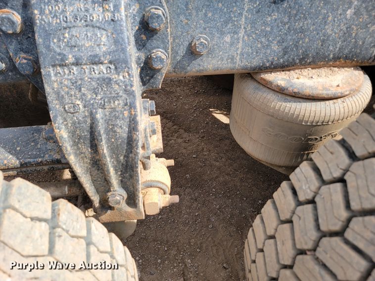 image for item JW9659 1995 Peterbilt 378  semi truck