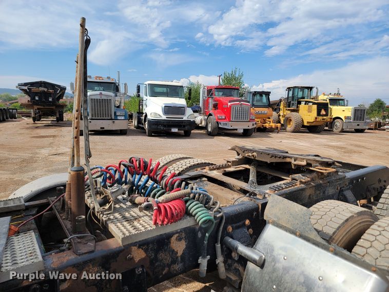 image for item JW9659 1995 Peterbilt 378  semi truck