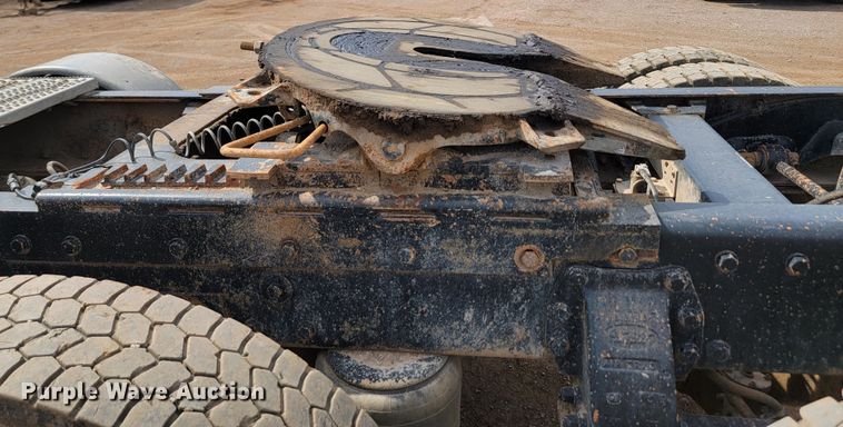 image for item JW9659 1995 Peterbilt 378  semi truck