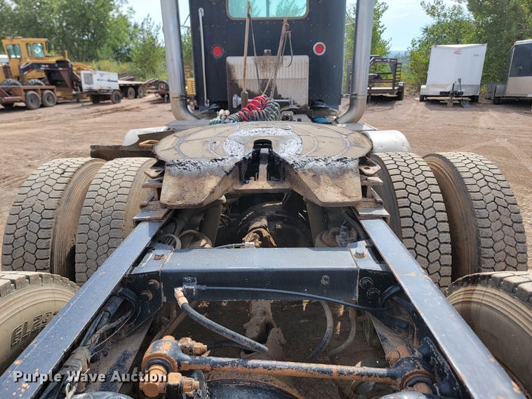 image for item JW9659 1995 Peterbilt 378  semi truck