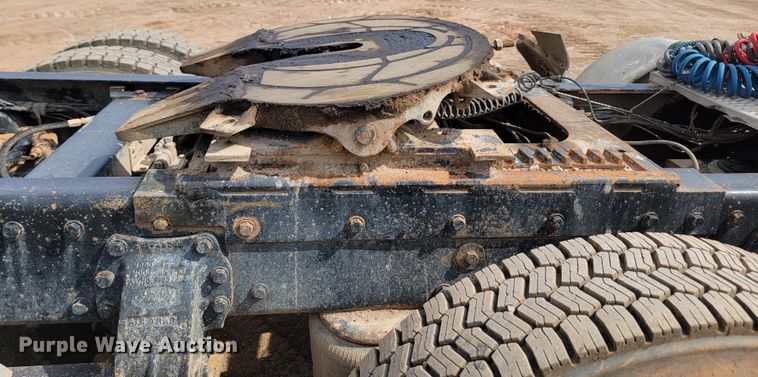 image for item JW9659 1995 Peterbilt 378  semi truck