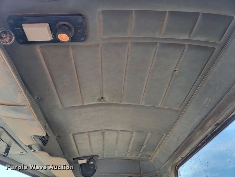 image for item JW9659 1995 Peterbilt 378  semi truck