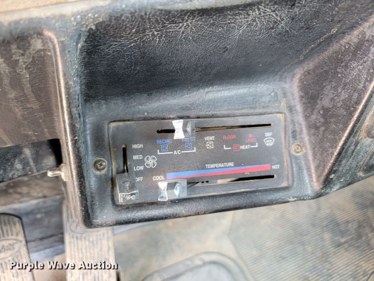 image for item JW9659 1995 Peterbilt 378  semi truck