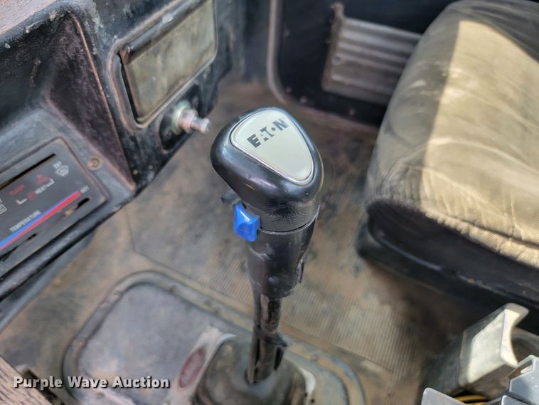 image for item JW9659 1995 Peterbilt 378  semi truck