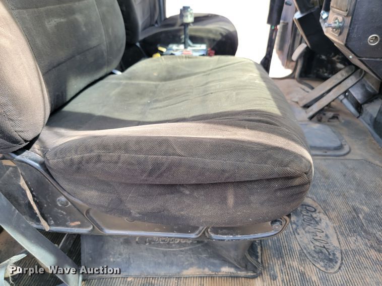 image for item JW9659 1995 Peterbilt 378  semi truck