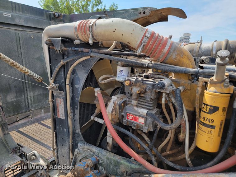 image for item JW9659 1995 Peterbilt 378  semi truck