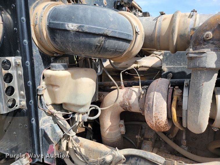 image for item JW9659 1995 Peterbilt 378  semi truck