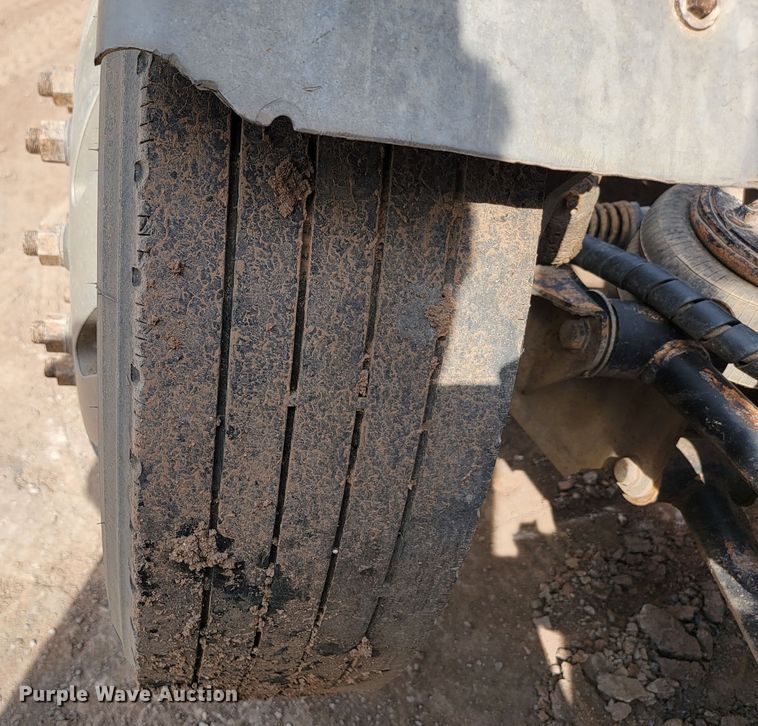 image for item JW9659 1995 Peterbilt 378  semi truck