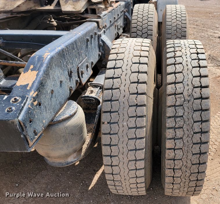 image for item JW9659 1995 Peterbilt 378  semi truck