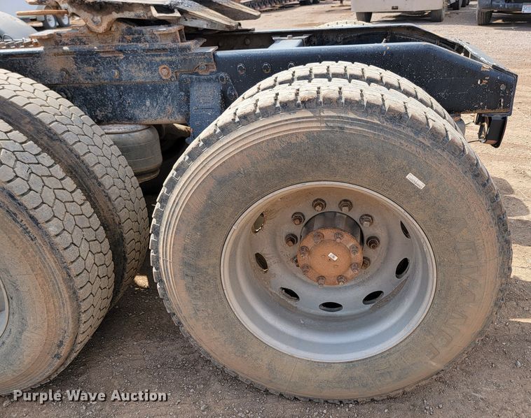 image for item JW9659 1995 Peterbilt 378  semi truck