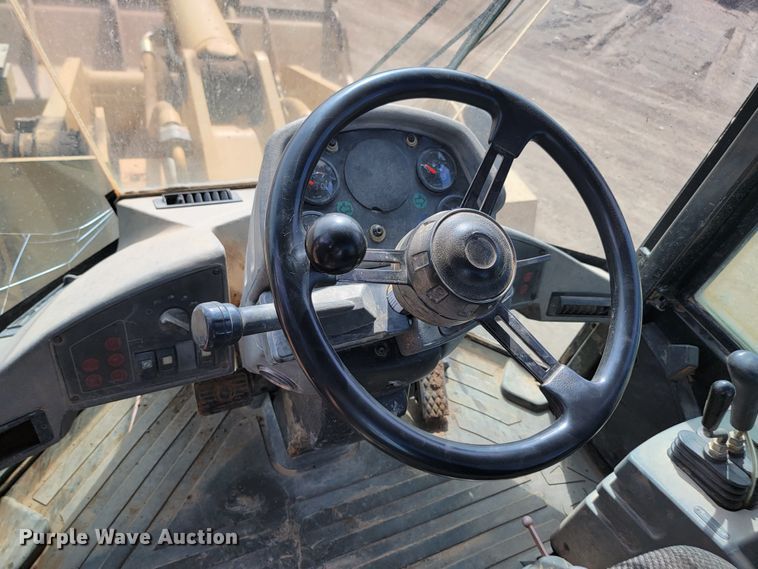 image for item JW9663 1998 Caterpillar 938G  wheel loader